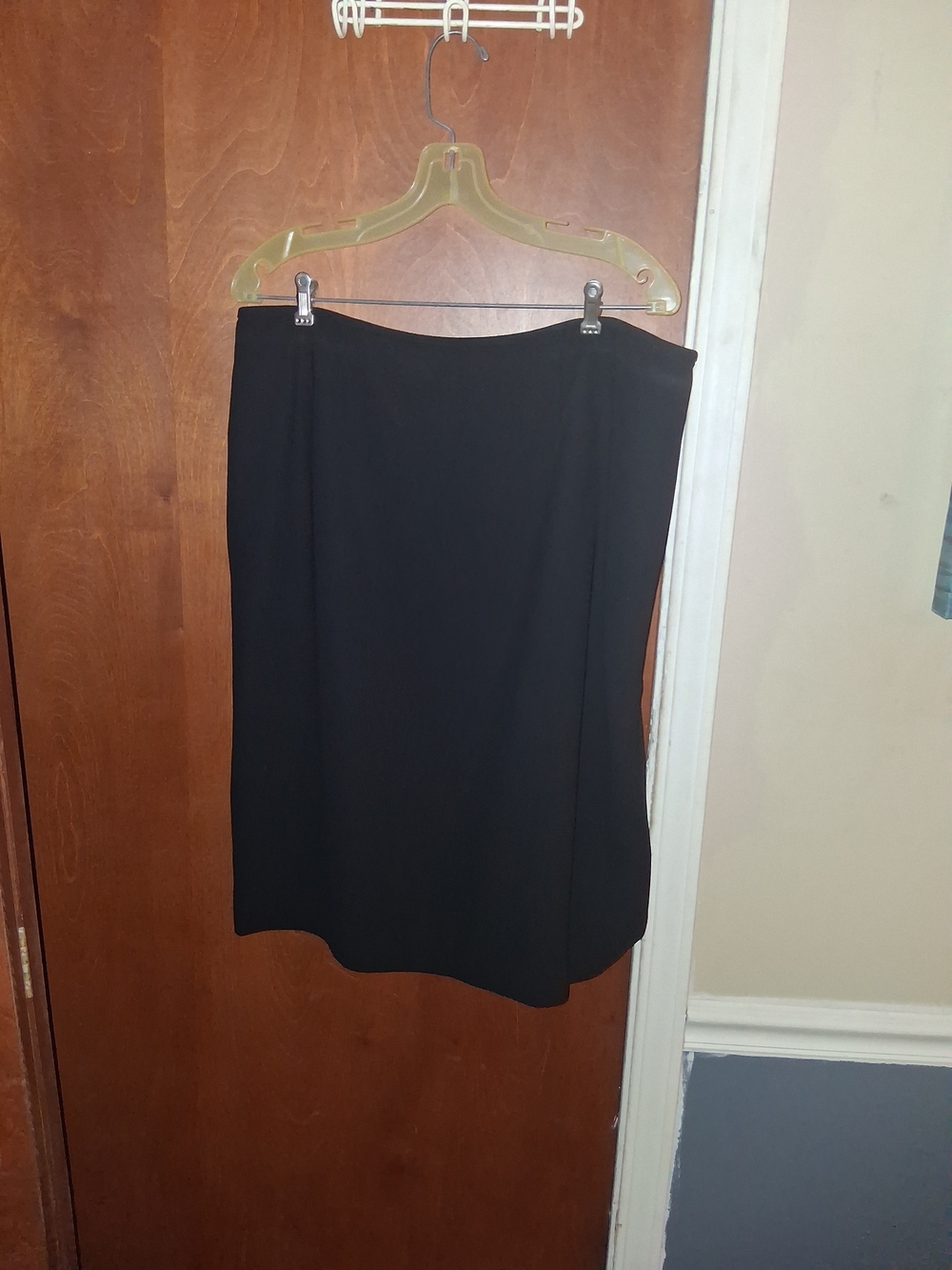 Kasper Black Tailored Pencil Skirt
